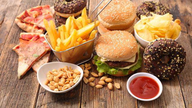 Beberapa Cara Agar tetap Sehat saat Konsumsi Makanan Cepat Saji